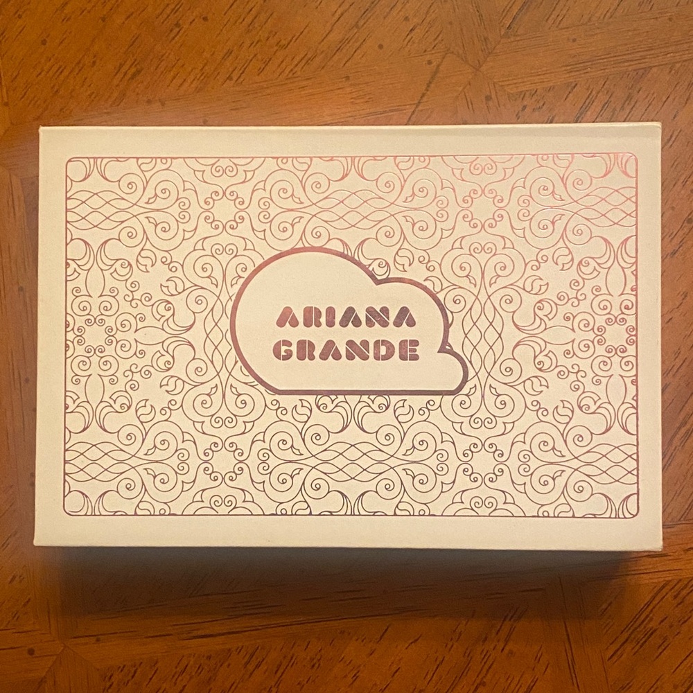Limited Edition Ariana Grande Playing Cards Cloud Pink Set NEW 💗 - Picture 3 of 8